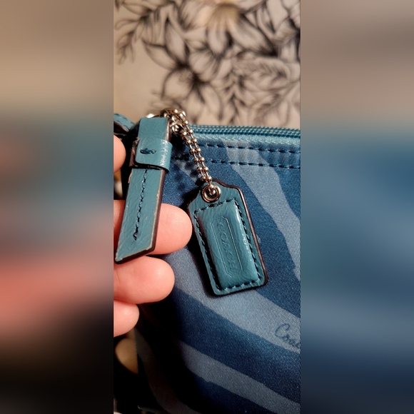 Coach Teal and Light Blue Cosmetic Bag With Logo  Hang Tag - Picture 3 of 12